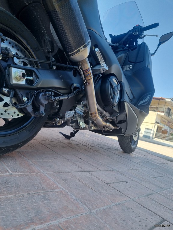 Yamaha Tmax 560 akrapovic Carbon + titanium Headers - Image 4